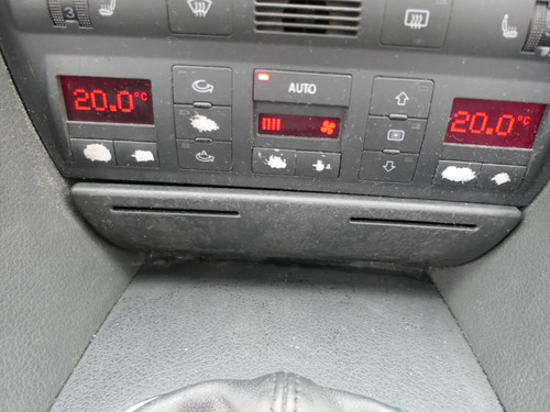 Audi aschenbecher vorne - 4b,